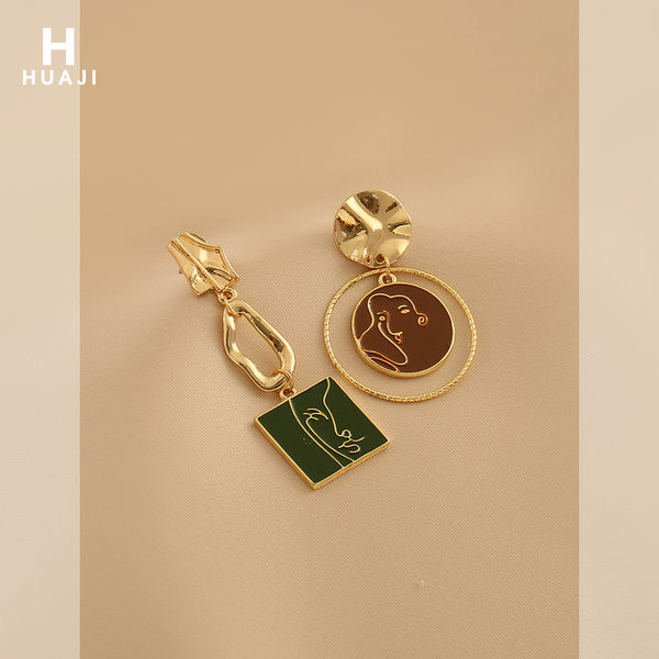 Актуални дамски обеци 