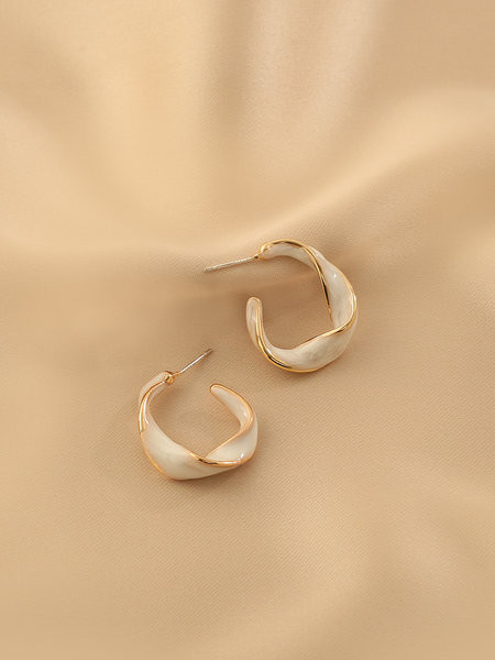 Ženske naušnice bež i zlatne boje