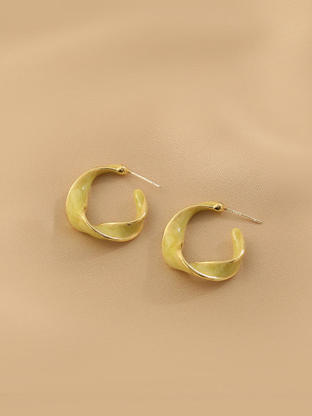 Ženske naušnice bež i zlatne boje