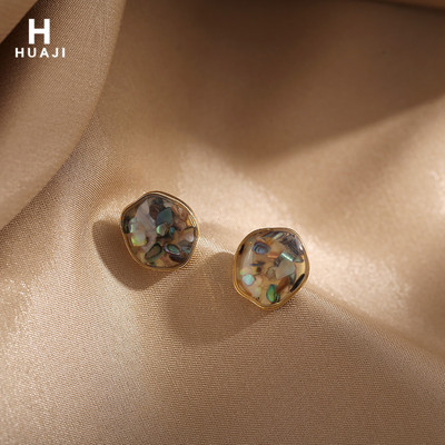 Naiste ümarad kõrvarõngad - mitu mudelit