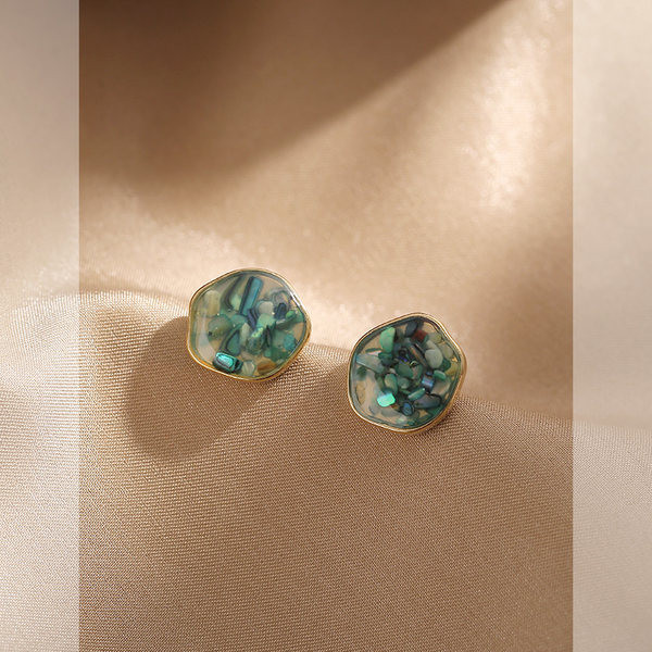 Naiste ümarad kõrvarõngad - mitu mudelit