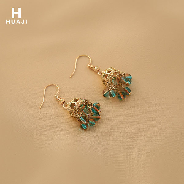 Μοντέρνα γυναικεία σκουλαρίκια με πέτρες