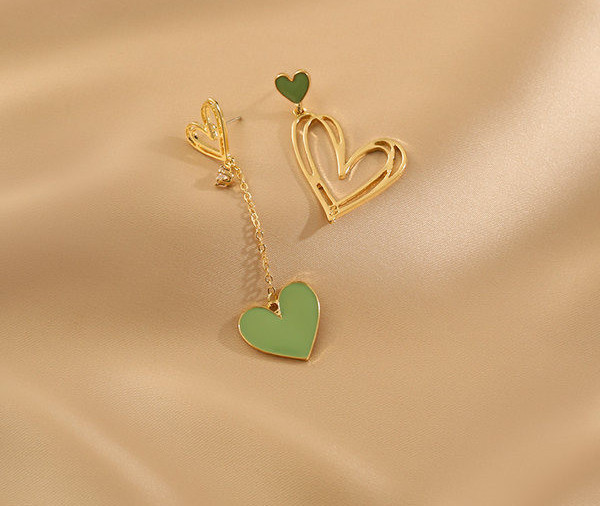 Ženske naušnice sa privjeskom u obliku srca - dvije boje
