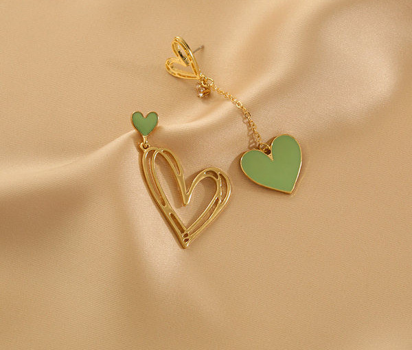 Ženske naušnice sa privjeskom u obliku srca - dvije boje