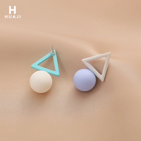 Дамски ежедневни обеци - в два цвята