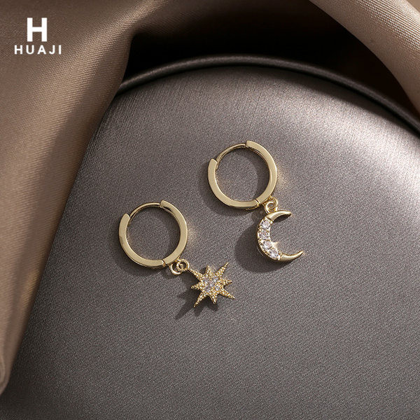 Ежедневни обеци с висулка луна - в два цвята