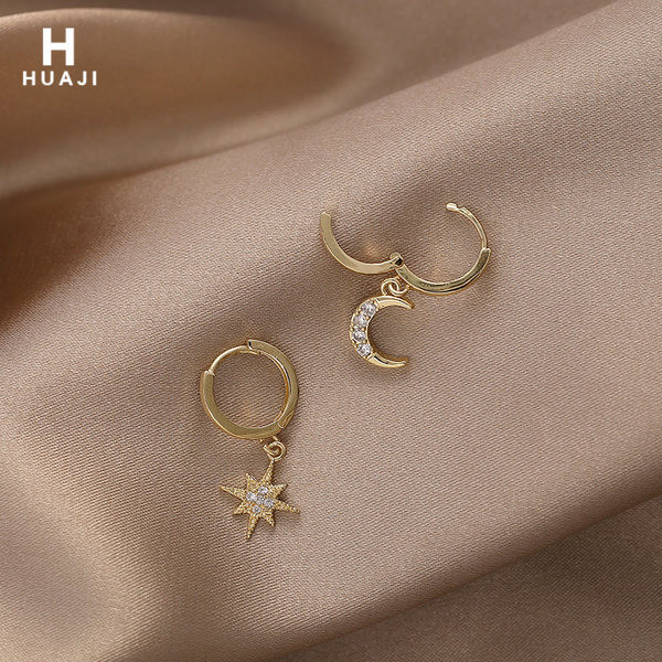 Ежедневни обеци с висулка луна - в два цвята