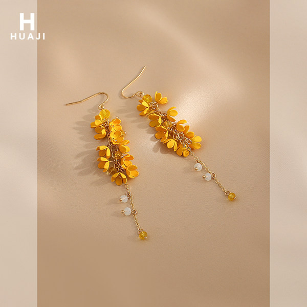 Дамски висящи обеци с 3D цветя о перли