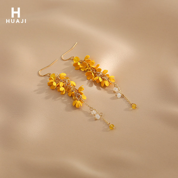 Дамски висящи обеци с 3D цветя о перли