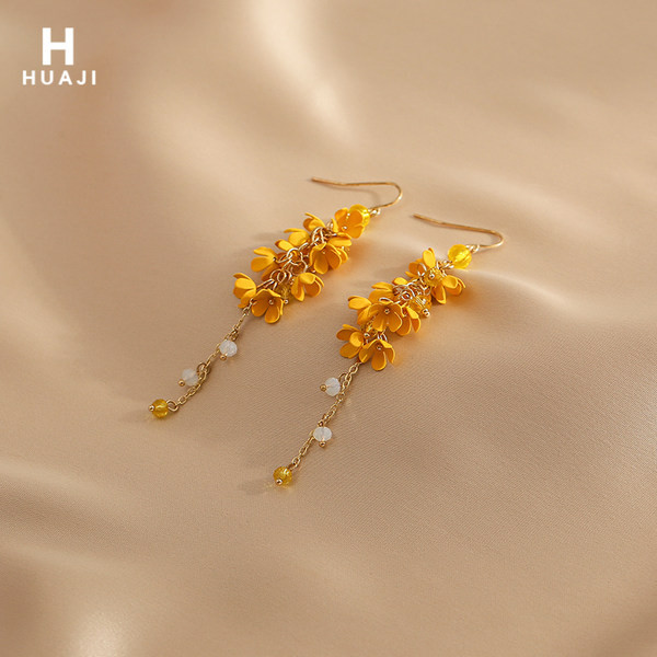 Дамски висящи обеци с 3D цветя о перли