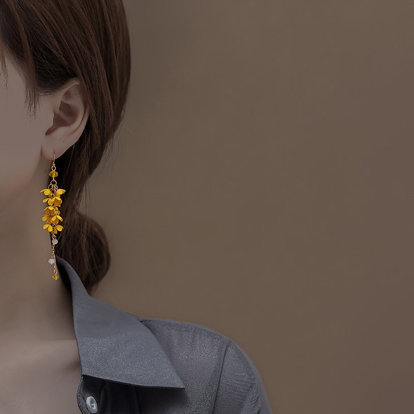 Дамски висящи обеци с 3D цветя о перли