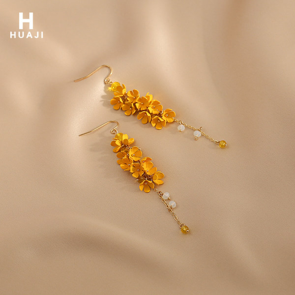 Дамски висящи обеци с 3D цветя о перли