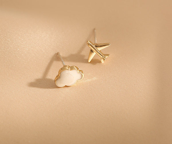 Γυναικεία σκουλαρίκια σε σχήμα αεροπλάνου και σύννεφου