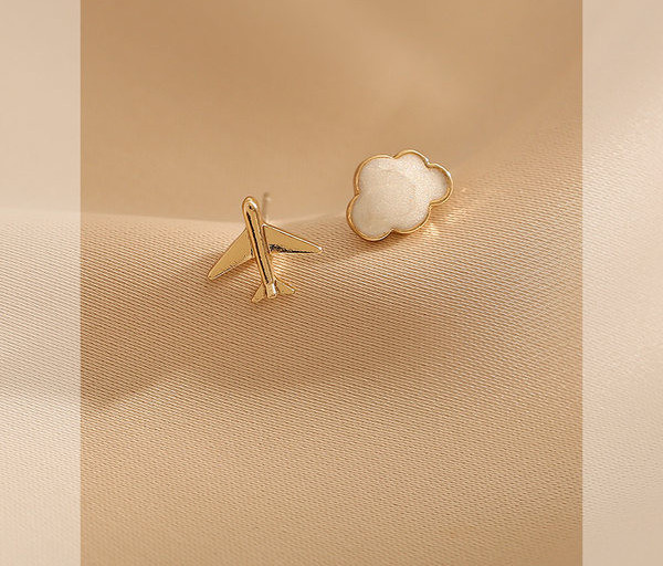Γυναικεία σκουλαρίκια σε σχήμα αεροπλάνου και σύννεφου