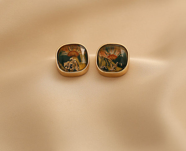 Naiste retro-kõrvarõngad aplikatsiooniga