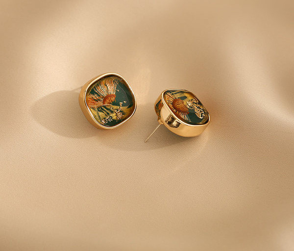 Naiste retro-kõrvarõngad aplikatsiooniga