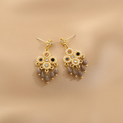 Μοντέρνα γυναικεία σκουλαρίκια με πέτρες