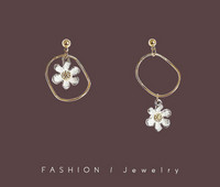 Lilleripatsiga naiste kõrvarõngad