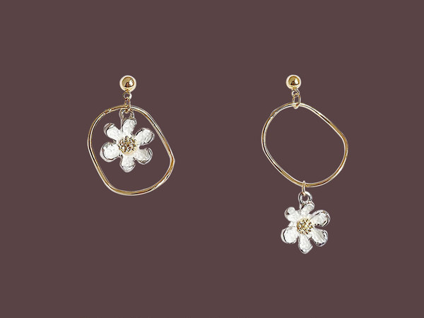 Lilleripatsiga naiste kõrvarõngad