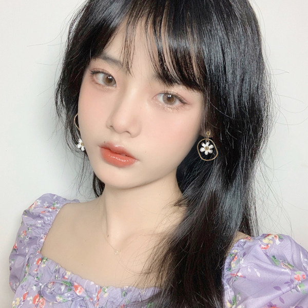 Lilleripatsiga naiste kõrvarõngad