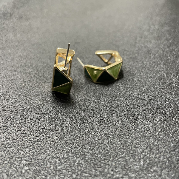 Νέο μοντέλο σκουλαρίκια με διακοσμητικές πέτρες για γυναίκες