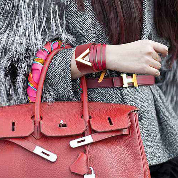 Μοντέρνο γυναικείο βραχιόλι από οικολογικό δέρμα με μεταλλικό κούμπωμα