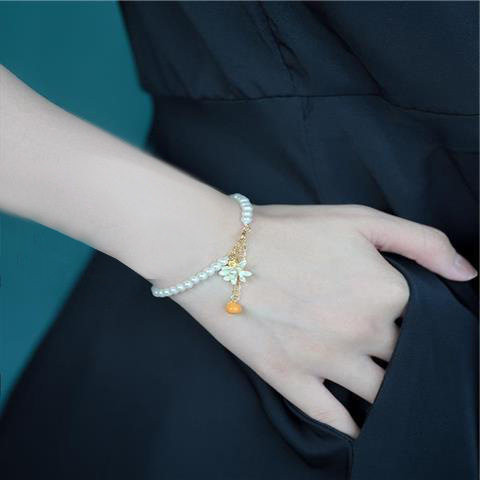 Γυναικείο μαργαριτάρι βραχιόλι με μενταγιόν λουλουδιών