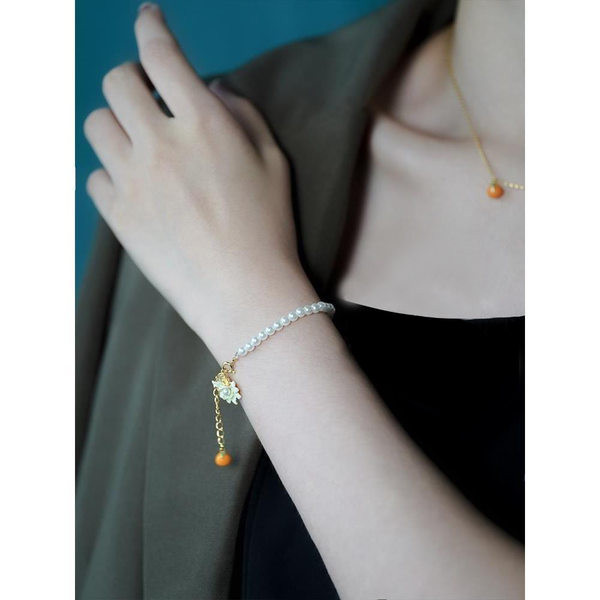 Γυναικείο μαργαριτάρι βραχιόλι με μενταγιόν λουλουδιών