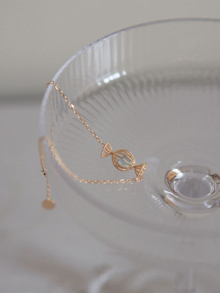 Χρυσό γυναικείο βραχιόλι με πέτρες