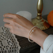 Κομψό γυναικείο βραχιόλι με πέρλες