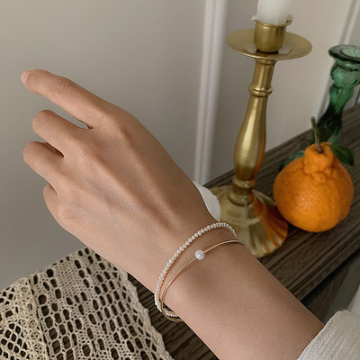 Κομψό γυναικείο βραχιόλι με πέρλες