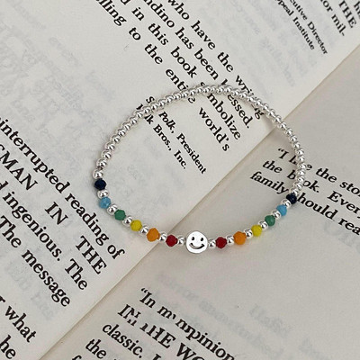 Μοντέρνο γυναικείο βραχιόλι με χρωματιστές χάντρες