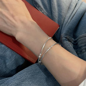 Ασημένιο χρώμα βραχιόλι με πέρλες