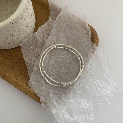 Ασημένιο χρώμα βραχιόλι με πέρλες