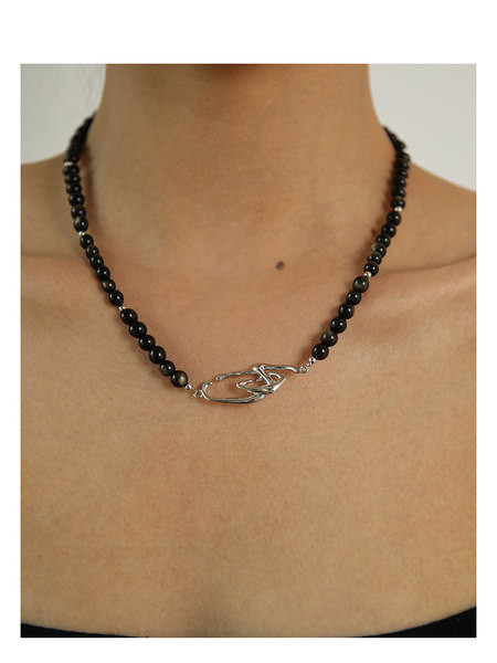 Γυναικείο λεπτό κολιέ με μεταλλικό κούμπωμα