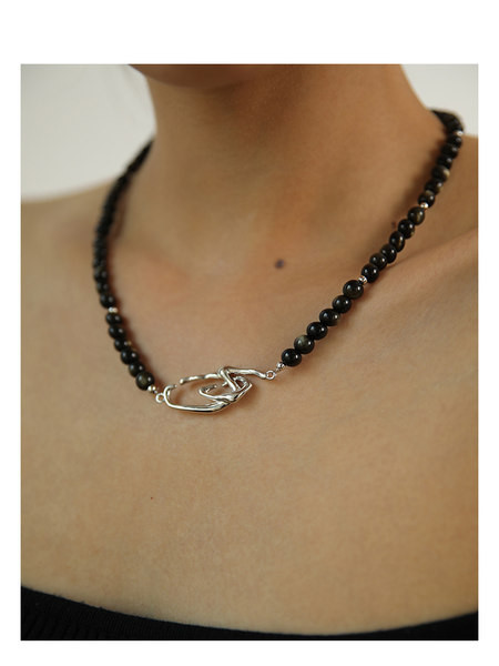 Γυναικείο λεπτό κολιέ με μεταλλικό κούμπωμα