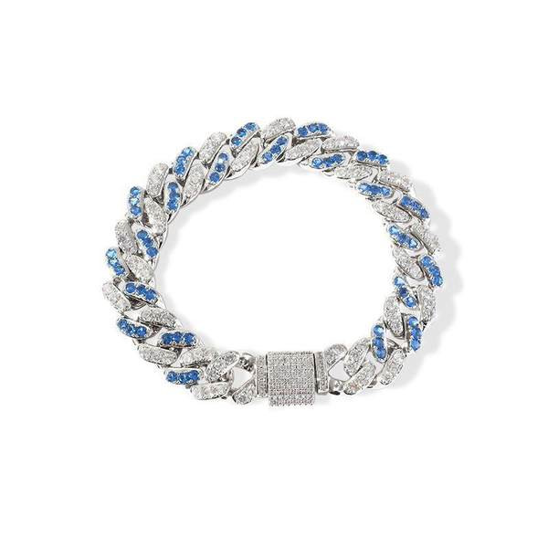 Massiivne dekoratiivkividega käevõru