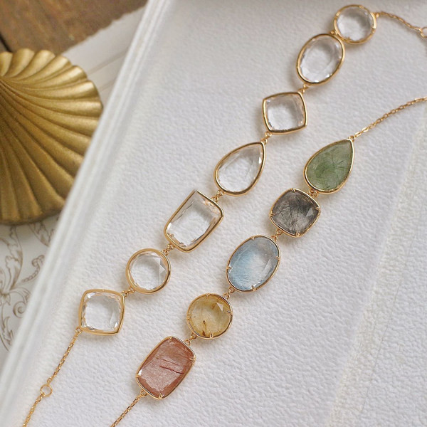 Μοντέρνο βραχιόλι με πέτρες