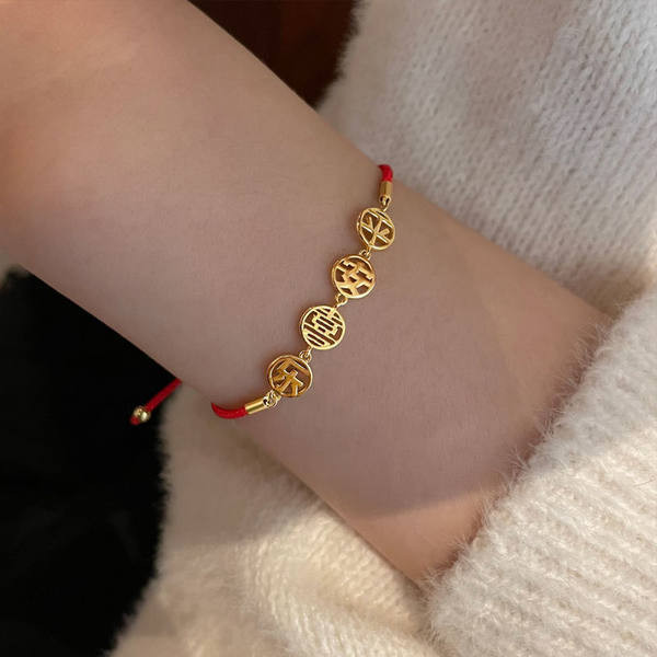 Μοντέρνο γυναικείο βραχιόλι με χρυσά μενταγιόν