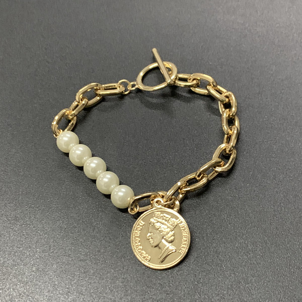 Γυναικείο βραχιόλι δύο μοντέλα με πέρλες και μενταγιόν