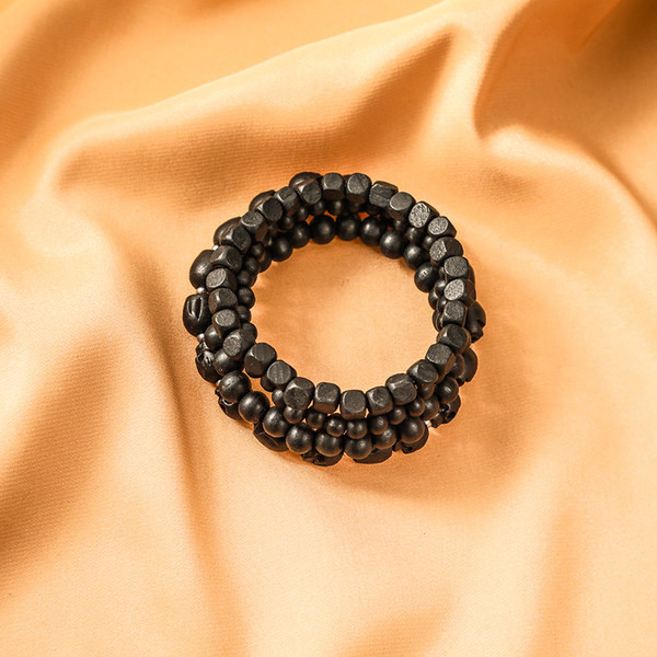 Γυναικεία βραχιόλια με μαύρες χάντρες
