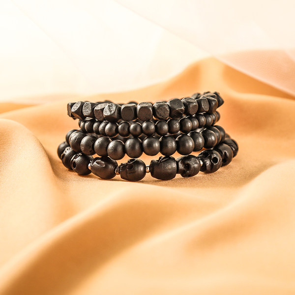 Γυναικεία βραχιόλια με μαύρες χάντρες