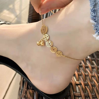 Μοντέρνο γυναικείο βραχιόλι για πόδια σε χρυσό χρώμα