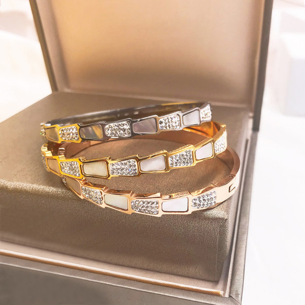 Tērauda rokassprādze ar akmeņiem