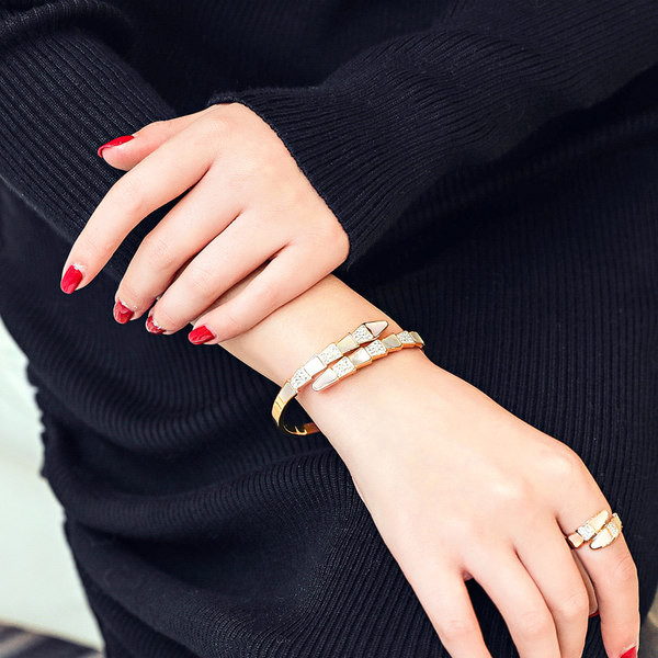 Γυναικείο μπρασελέ τύπου φιάλη