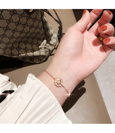 Γυναικείο βραχιόλι με στρογγυλό μενταγιόν