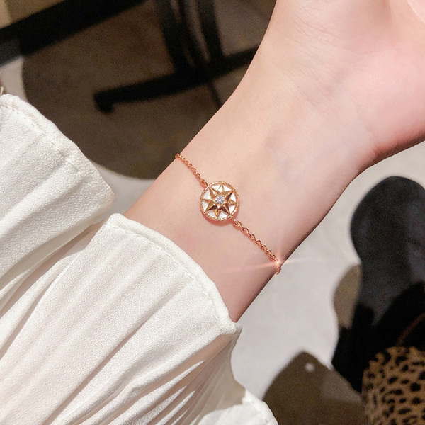 Γυναικείο βραχιόλι με στρογγυλό μενταγιόν