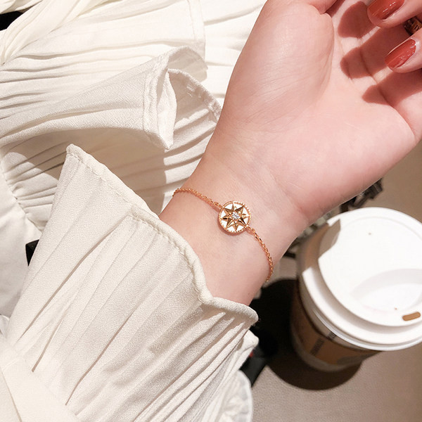 Γυναικείο βραχιόλι με στρογγυλό μενταγιόν