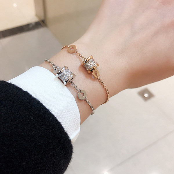 Γυναικείο βραχιόλι από ατσάλι τιτανίου με διακοσμητικές πέτρες