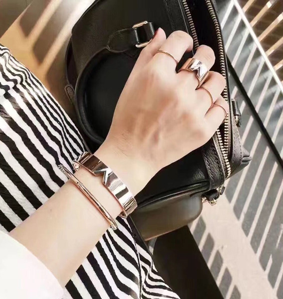 Καθημερινό ατσάλινο βραχιόλι